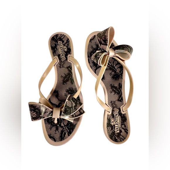 Valentino Garavani Lace Bow Sandals EU 40 / US 10 - Picture 2 of 16